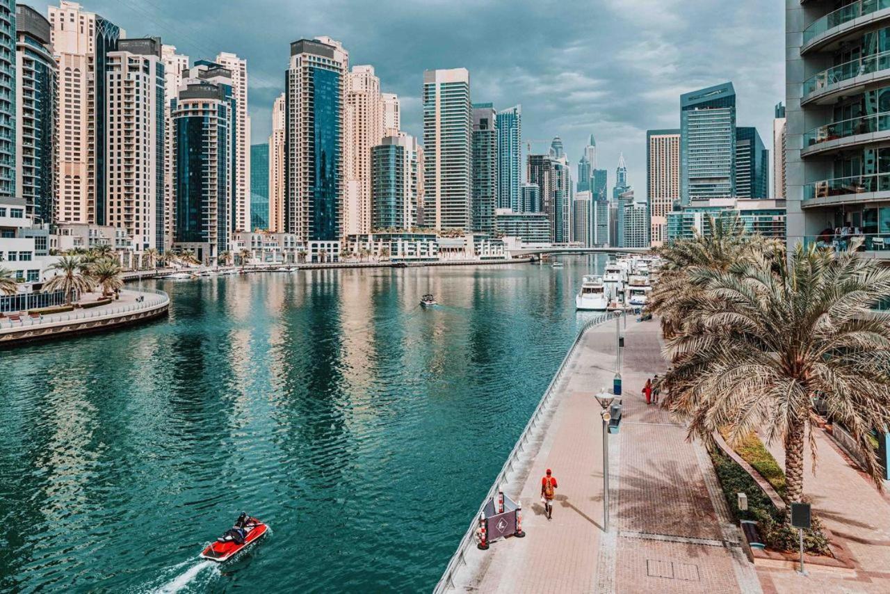 Success Luxury Apartment - 5 Min Away Marina Corniche - Free Housekeeping Provided Everyday-24-7 Staff Available For Services Dubai Exteriör bild