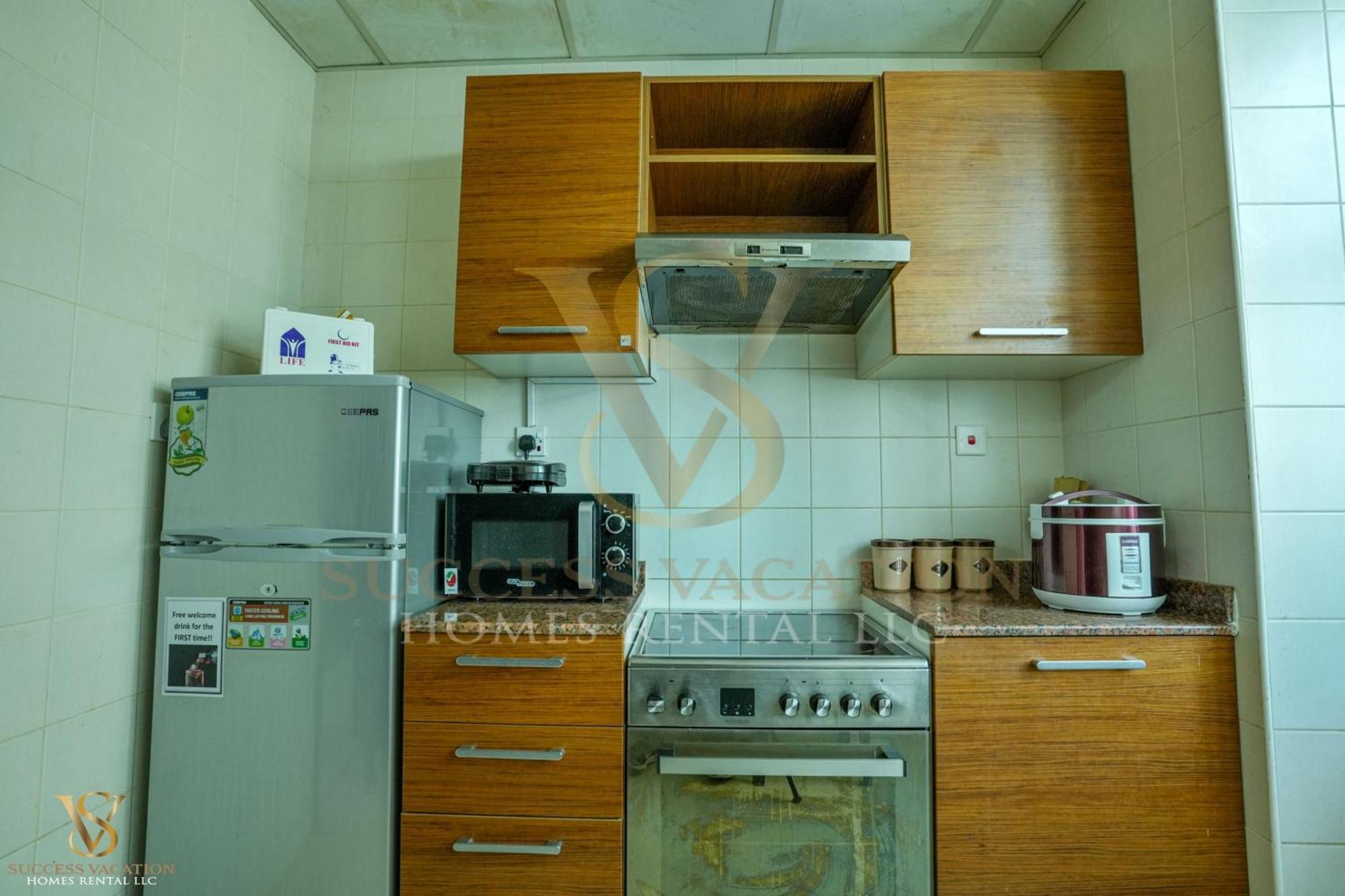 Success Luxury Apartment - 5 Min Away Marina Corniche - Free Housekeeping Provided Everyday-24-7 Staff Available For Services Dubai Exteriör bild