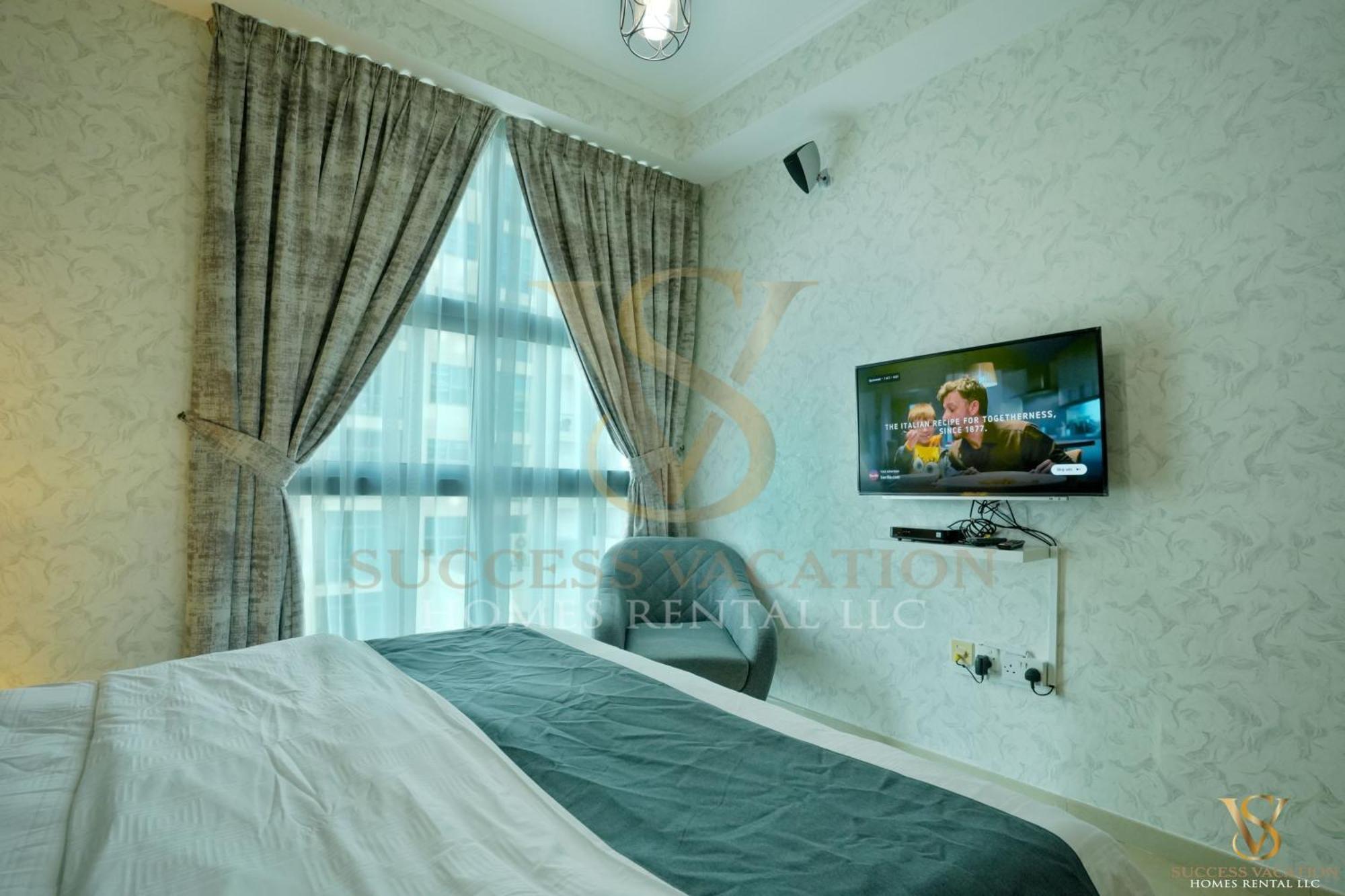 Success Luxury Apartment - 5 Min Away Marina Corniche - Free Housekeeping Provided Everyday-24-7 Staff Available For Services Dubai Exteriör bild