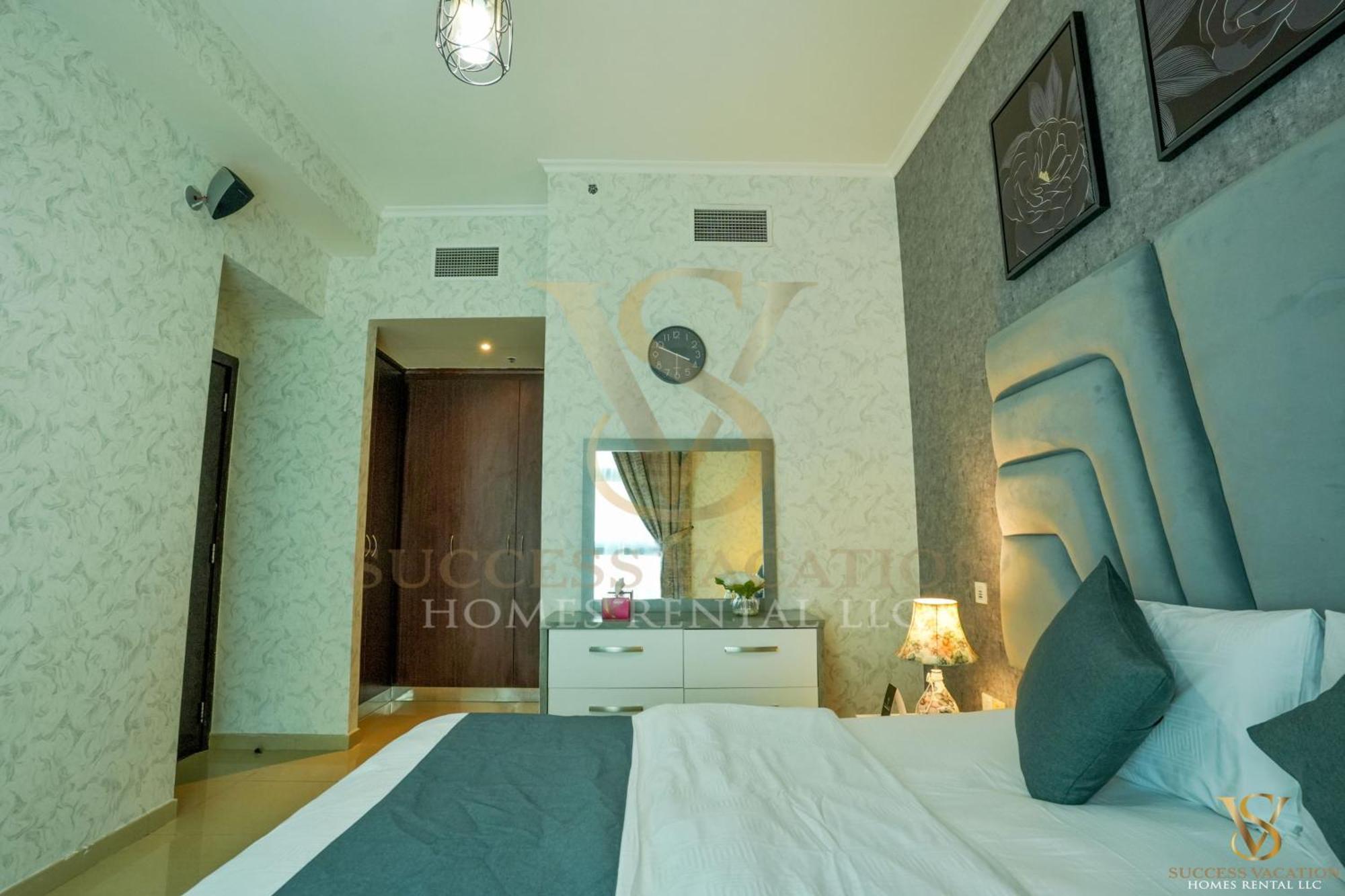 Success Luxury Apartment - 5 Min Away Marina Corniche - Free Housekeeping Provided Everyday-24-7 Staff Available For Services Dubai Exteriör bild