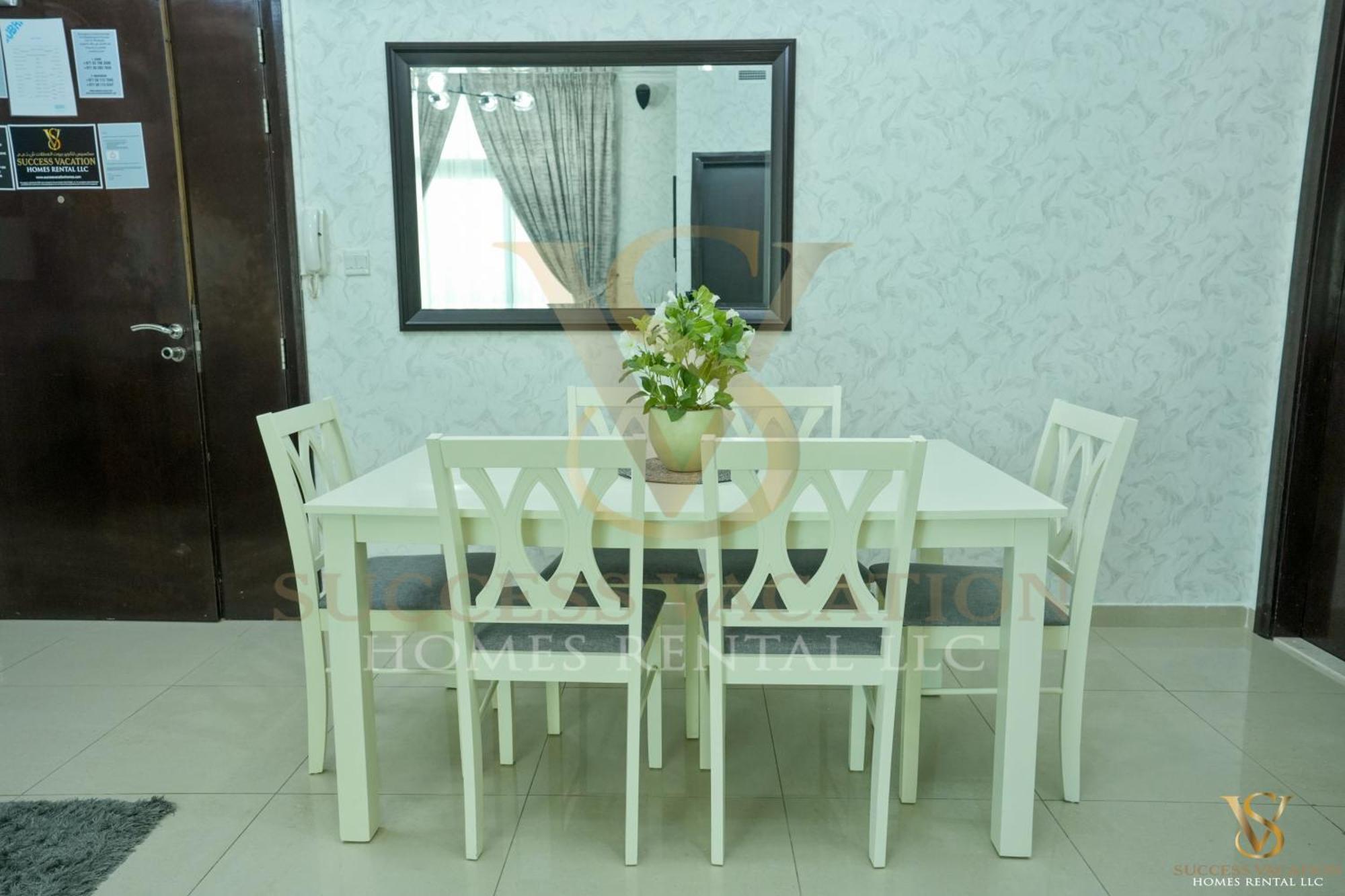 Success Luxury Apartment - 5 Min Away Marina Corniche - Free Housekeeping Provided Everyday-24-7 Staff Available For Services Dubai Exteriör bild