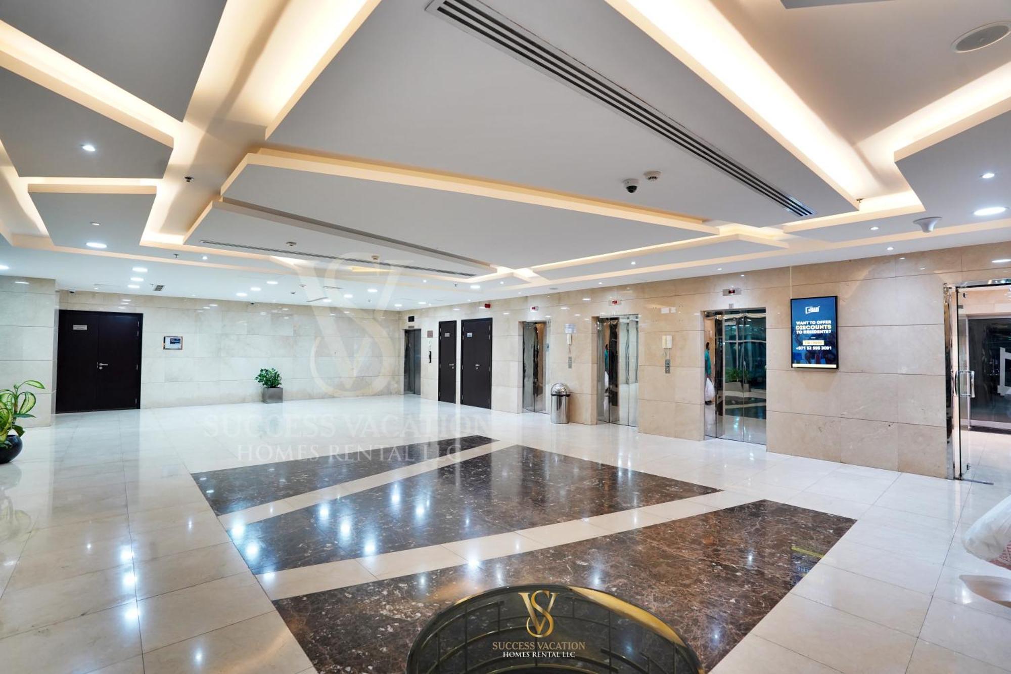 Success Luxury Apartment - 5 Min Away Marina Corniche - Free Housekeeping Provided Everyday-24-7 Staff Available For Services Dubai Exteriör bild