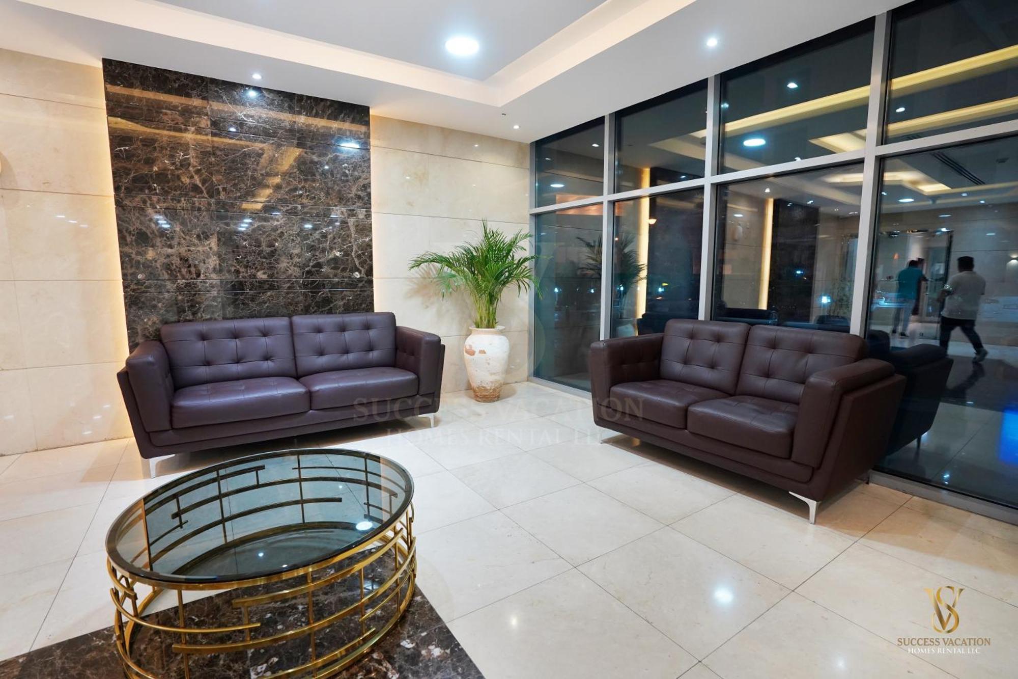 Success Luxury Apartment - 5 Min Away Marina Corniche - Free Housekeeping Provided Everyday-24-7 Staff Available For Services Dubai Exteriör bild