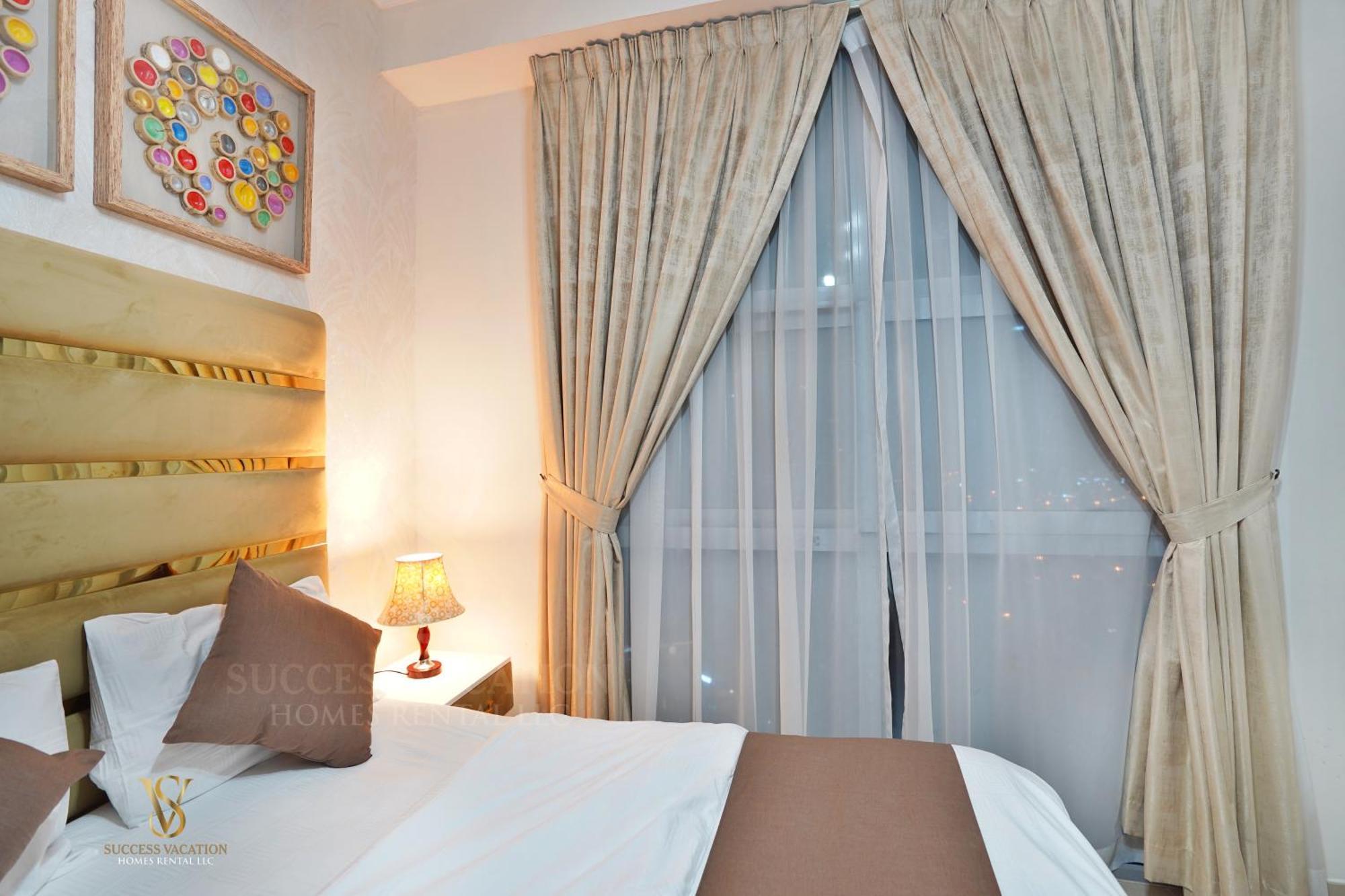 Success Luxury Apartment - 5 Min Away Marina Corniche - Free Housekeeping Provided Everyday-24-7 Staff Available For Services Dubai Exteriör bild